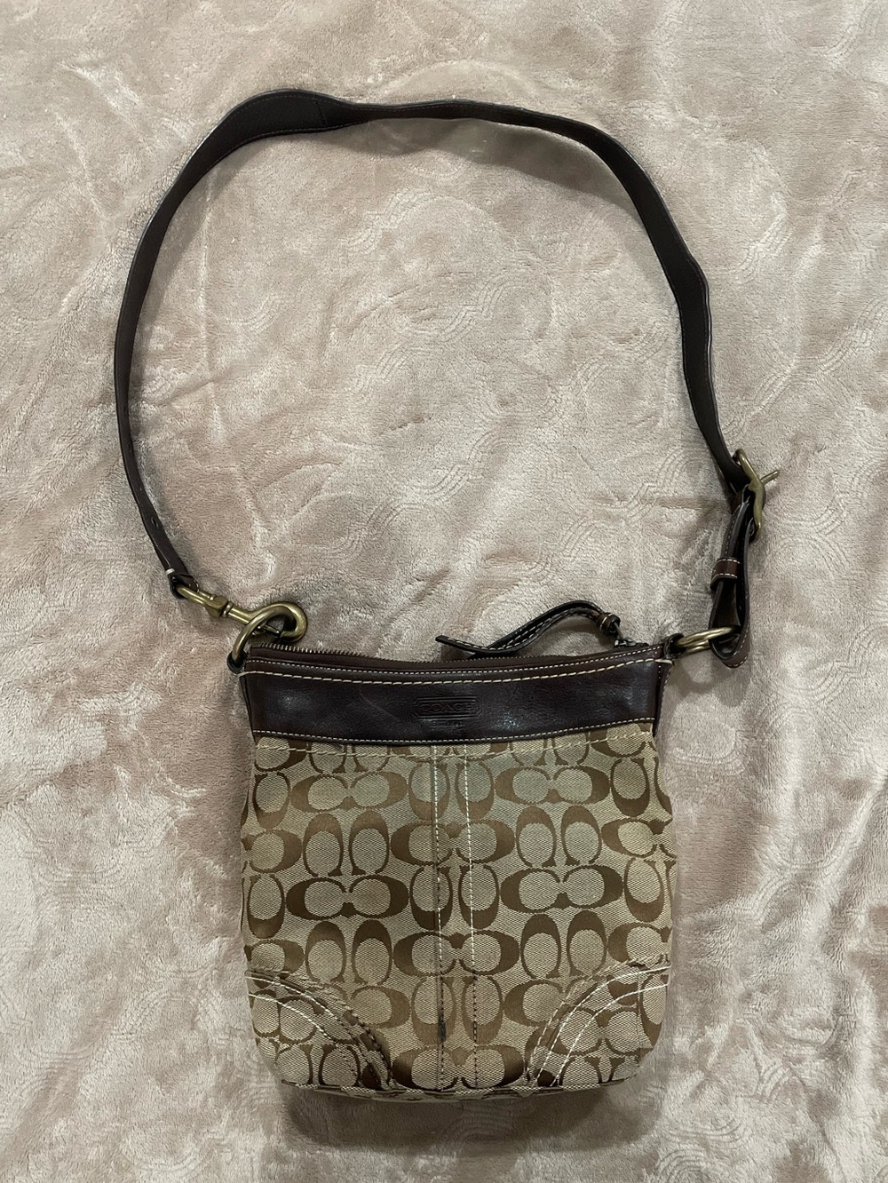 Coach Bag - Picture 2 of 11